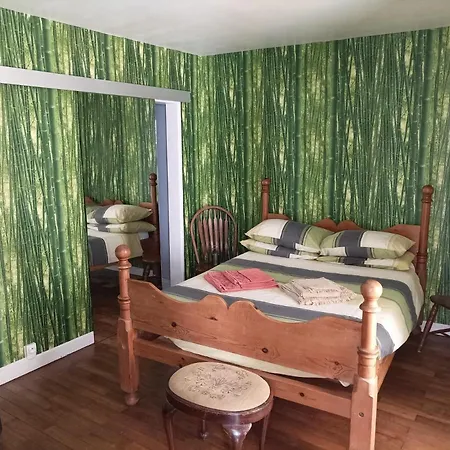 Colourful Well Equipped 2-bed House In 別荘 *